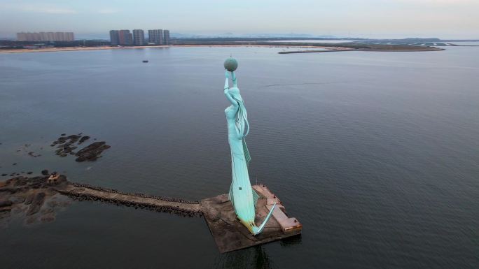 营口鲅鱼圈山海广场鲅鱼公主雕塑海景航拍