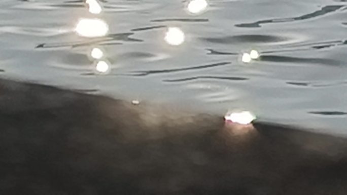 水纹光影逆光水波荡漾唯美河面夕阳波纹水花
