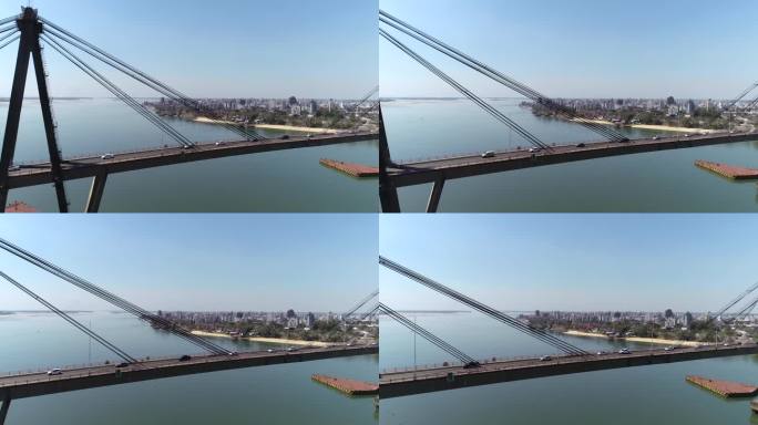 鸟瞰图说明了曼努埃尔贝尔格拉诺大桥上不断流动的交通。