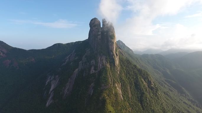 鬼斧神工湖南三分石