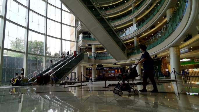 商场人流延时购物人群电梯手扶电梯