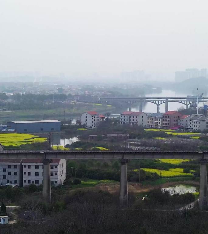 衡阳珠晖区茶山中学衡阳东站轨道高铁油菜花