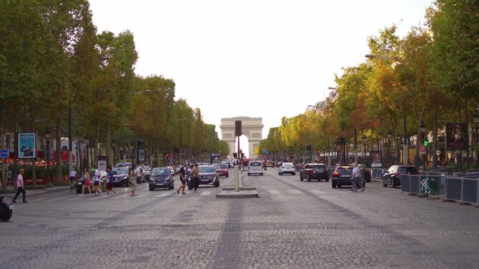 巴黎的香榭丽舍大道和凯旋门