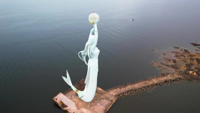 营口鲅鱼圈山海广场鲅鱼公主雕塑海景航拍