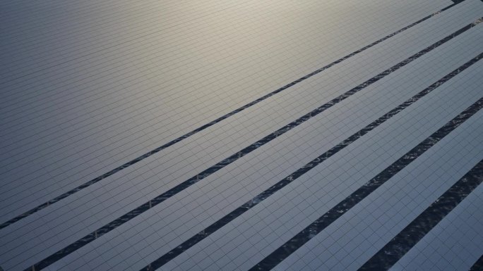 浮动太阳能电池板- 4K分辨率