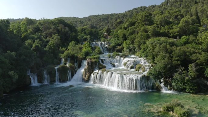 克罗埃西亚Krka国家公园的瀑布Skradinski Buk鸟瞰图