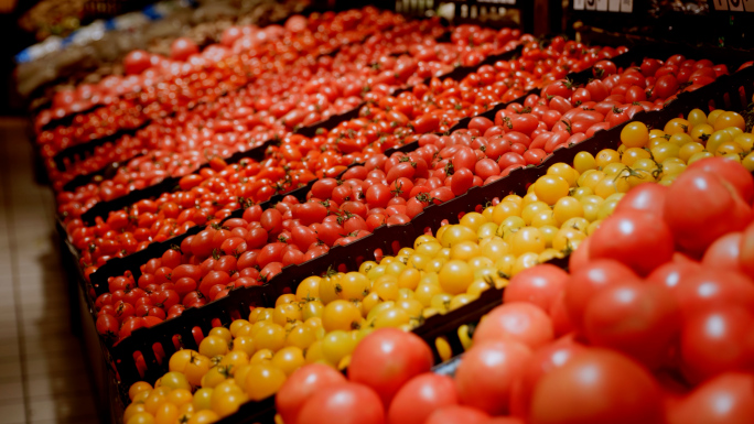 超市里的新鲜蔬菜水果有机蔬菜