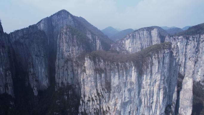 4K恩施大峡谷俏丽岩壁地质地貌航拍视频