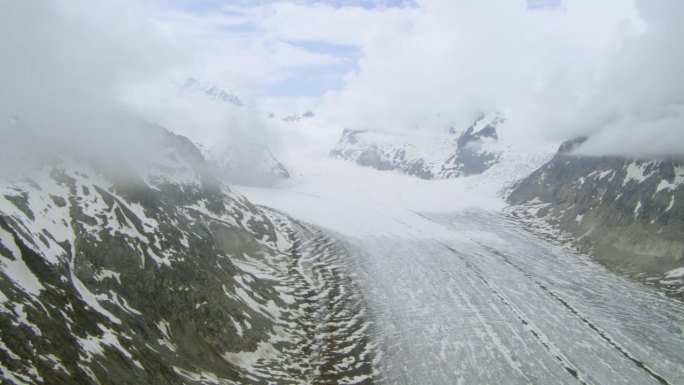 瑞士瓦莱州伯尔尼阿尔卑斯山脉的大阿莱奇冰川