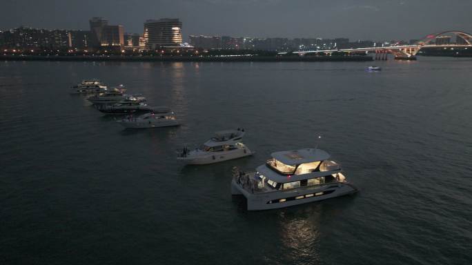 厦门轮渡双子塔演武大桥海峡大厦夜景航拍