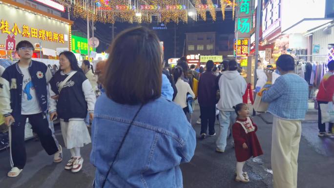 夜市 夜生活 地摊 地摊经济 夜间经济