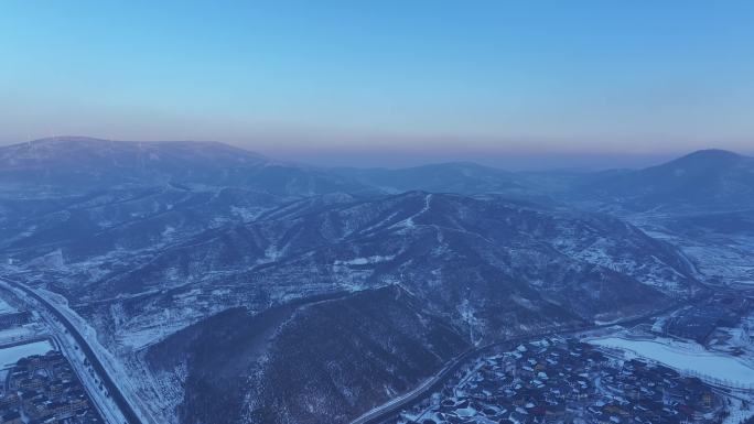 雪山航拍高山