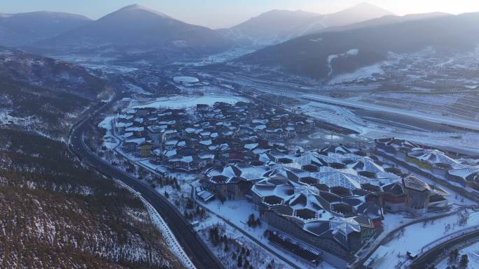 滑雪小镇航拍全景