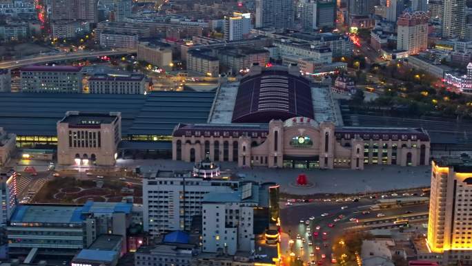 中国黑龙江哈尔滨火车站城市夜景航拍