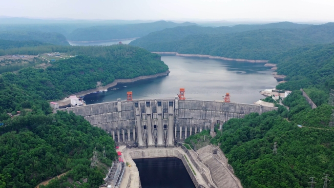 白山湖大坝水电站