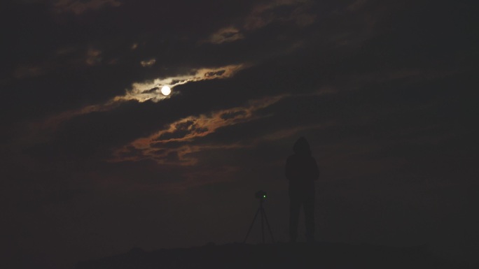 夜晚山顶的风光摄影师