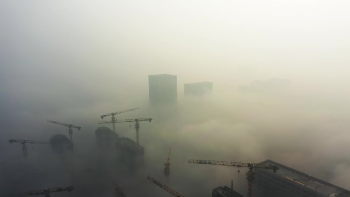 晨雾中的北城高耸入云的高层小区拍摄于合肥