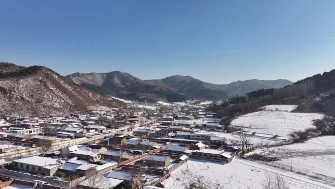 东北雪后的农村