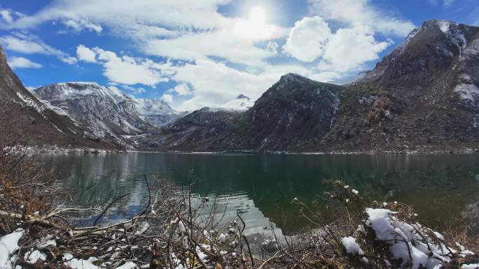 四川甘孜贡嘎山乡雪山海子延时风光