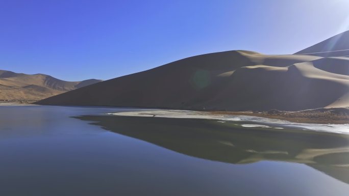 4k航拍沙丘倒影 巴丹吉林沙漠 巴丹湖