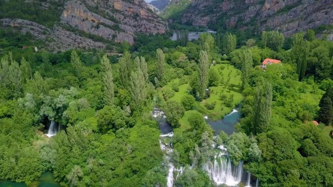 克罗地亚克尔卡国家公园的罗斯基瀑布