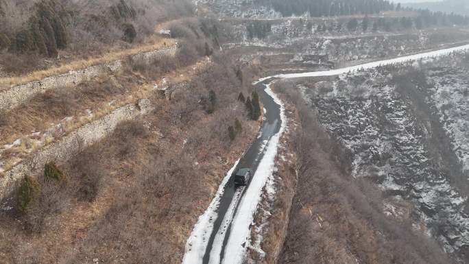 济南拔槊泉村雪地自驾跟拍