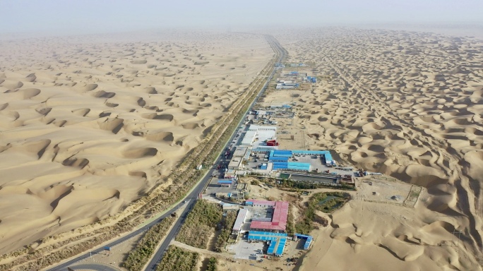 新疆 塔中镇 中国沙漠第一镇  航拍
