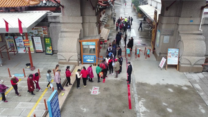 广西旅游景区多人排队验票