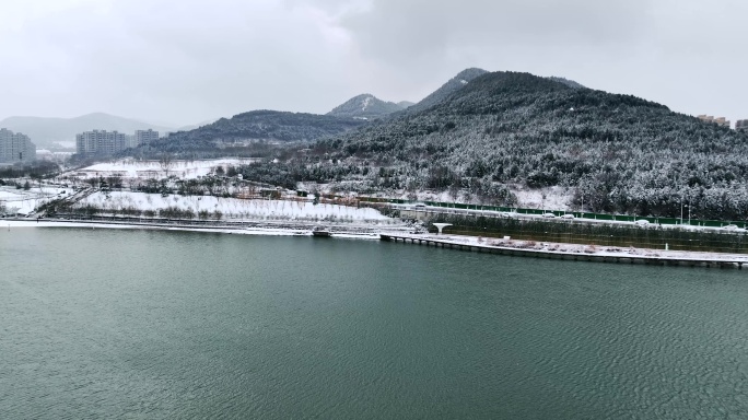 龙鼎大道凤凰山雪景航拍