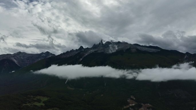 4k航拍白哈巴雪山