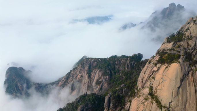 安徽省黄山风景区山峰云海航拍延时风景视频