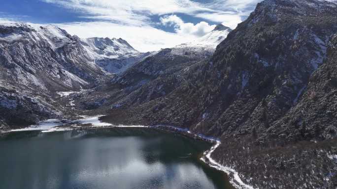 航拍四川甘孜贡嘎山乡雪山海子风光