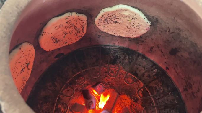 碳火烤炉烧饼肉饼麦饼小吃美食实拍原素材