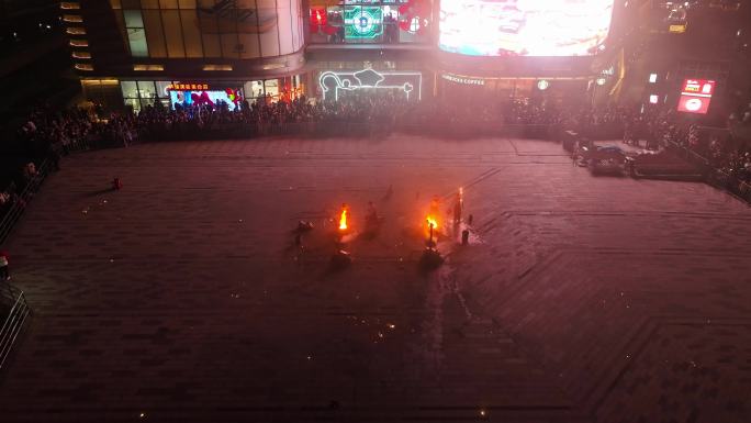 传统非遗打铁花表演新年跨年夜徐州弘阳广场