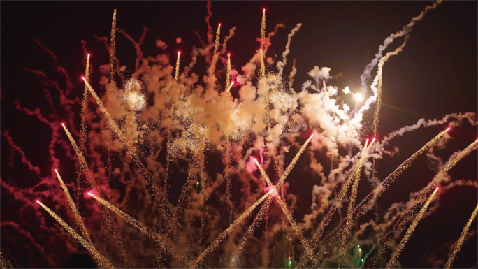 烟花跨年绚丽烟花浪漫庆祝胜利新年快乐佳节