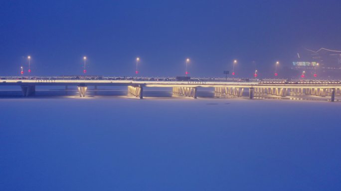 北方城市冬季下雪雪景夜景航拍