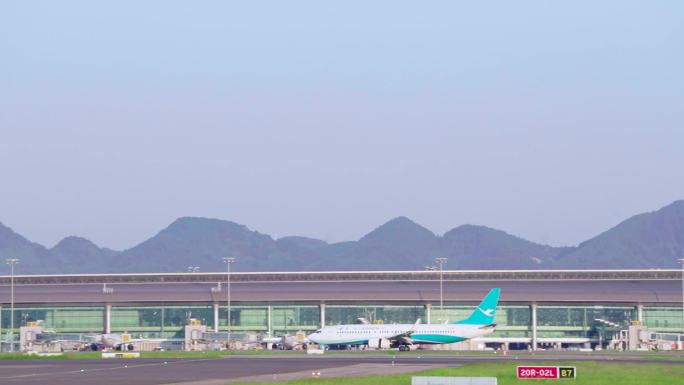 重庆江北机场飞机降落