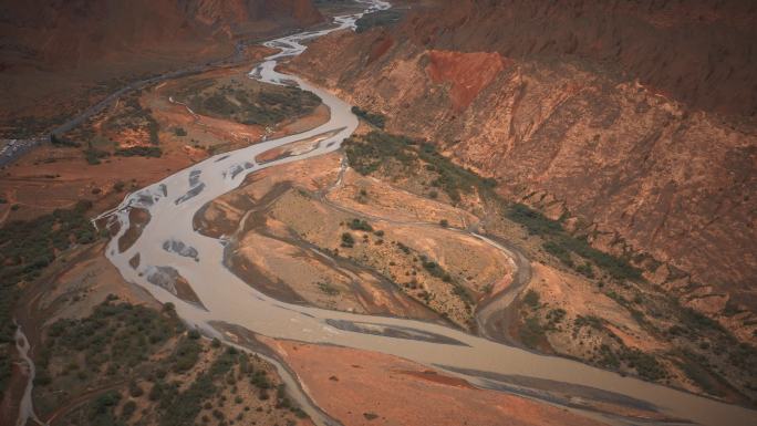 新疆天山神秘大峡谷河流航拍