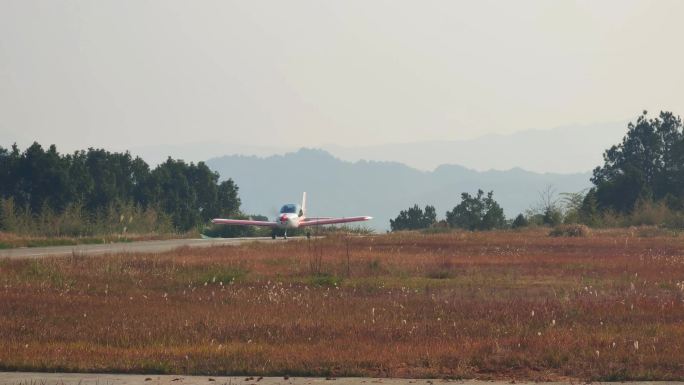 湖南长沙宁乡通航机场的轻型运动类飞机