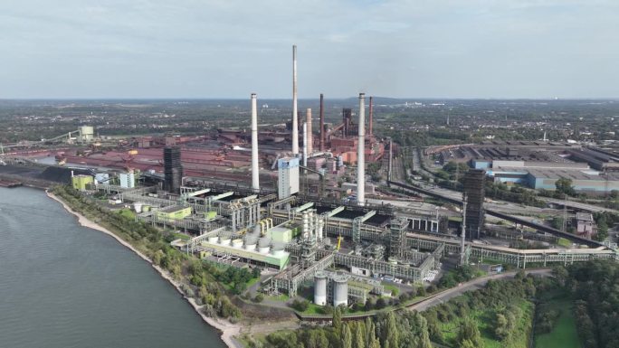 杜伊斯堡的施韦尔格恩焦化厂是世界上最大的焦化厂之一。