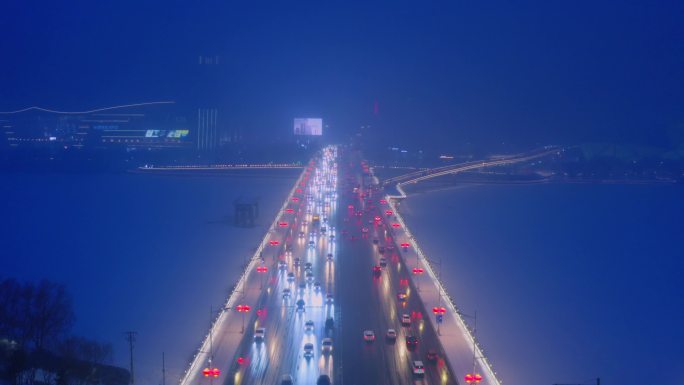 北方城市冬季下雪雪景夜景航拍