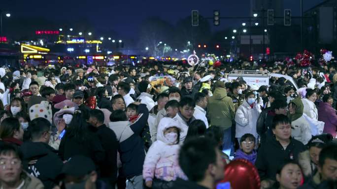 人潮汹涌的跨年夜