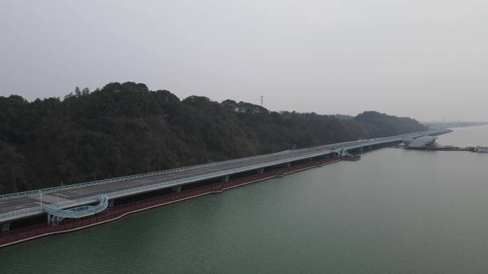 沾天湖 东岸栈桥 (二)