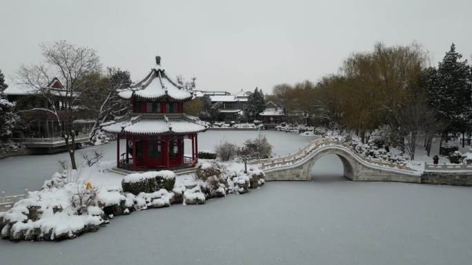 4K航拍古建筑雪景保定古莲花池雪景