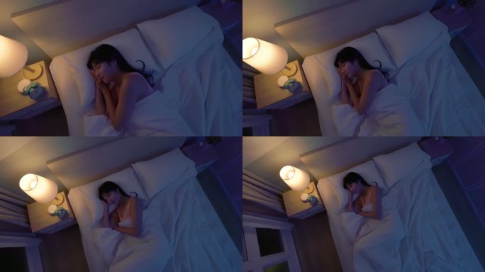 亚洲女人晚上睡得好