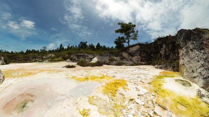 Sipoholon温泉，北苏门答腊岛，印度尼西亚。