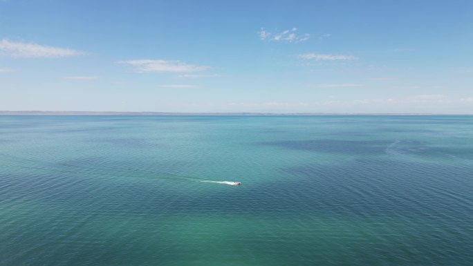 湖泊河流船航拍