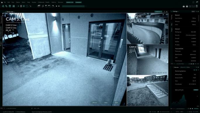 监控摄像头，多屏幕显示安全的住宅大楼外与犯罪保护的安全空间。计算机显示器的安全屏幕替换模板