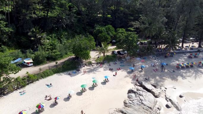 普吉岛苏林海滩。无人机的鸟瞰图