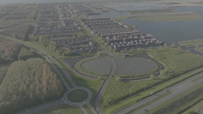 位于荷兰阿尔梅尔的现代可持续社区，重点是区域供暖和太阳能电池板岛。Dlog颜色配置文件。